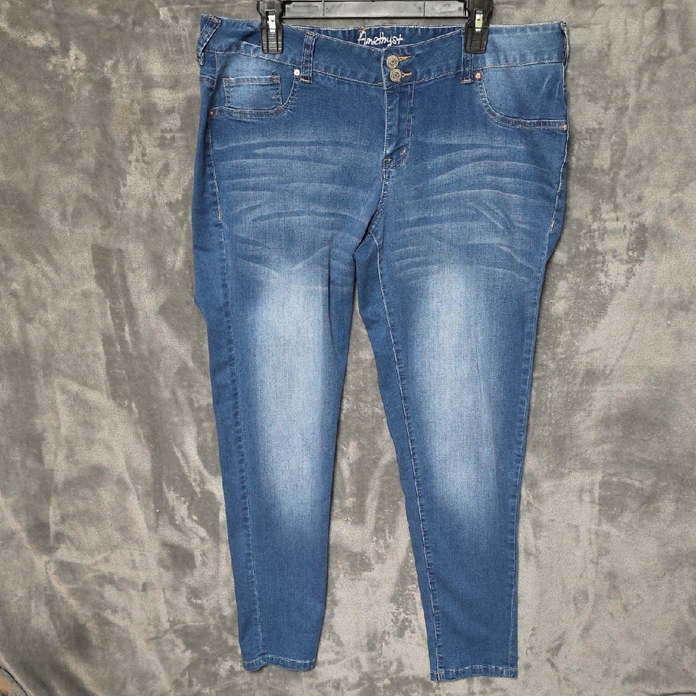 Amethyst Jeans Women's Cropped Blue Denim